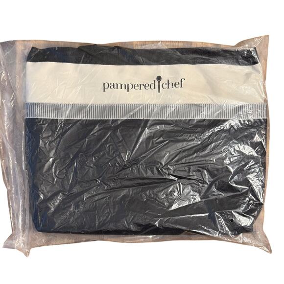 Pampered Chef Handbags - Pampered Chef Consultant Tote Bag XL Handles Pockets Canvas Expandable Black